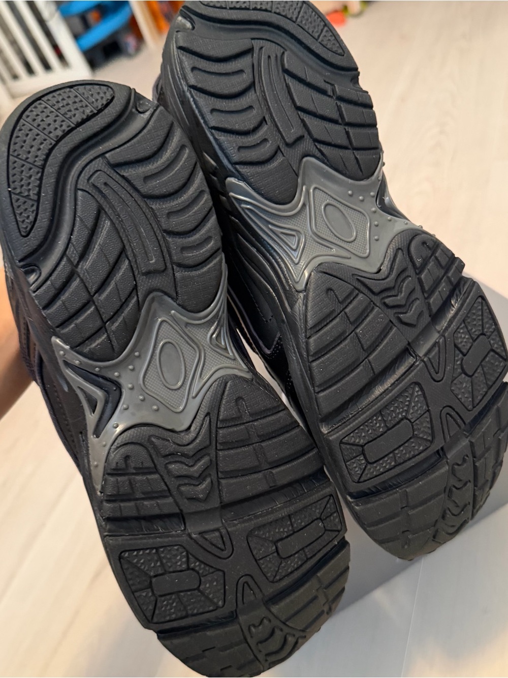 Vionic Men’s Black Athletic Sneakers Size 12 - Picture 5 of 6